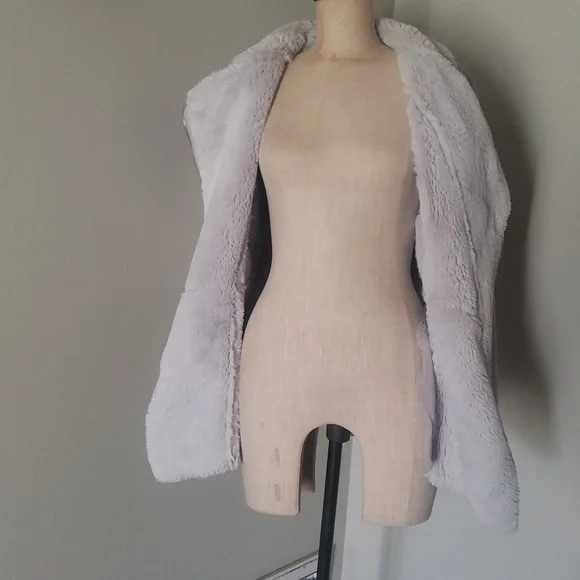 Fabulous Faux Fur - Picture 7 of 12